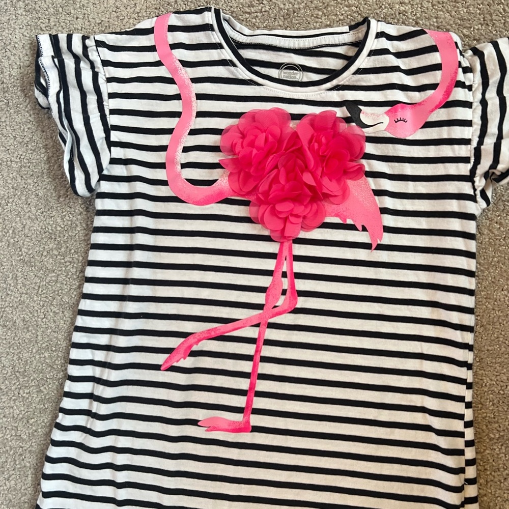 Adorable girls flamingo top with flutter sleeves size 10/12